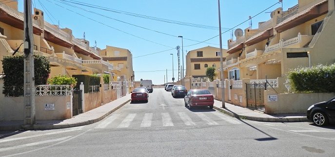 БУНГАЛО В ТОРРЕВЬЕХЕ  В 50М от ПЛЯЖА
