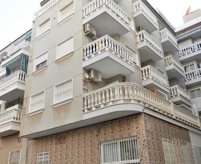 Снижение цены! Студия в центре города Torrevieja, вблизи проспекта HABANERAS и  пляжа Los Locos